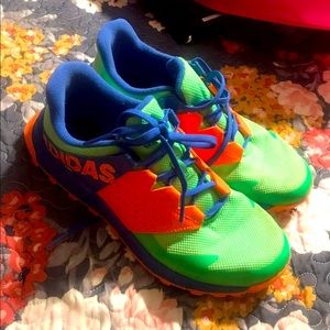 Adidas Vigor Bounce 6.5 youth 8.5 womens shoes